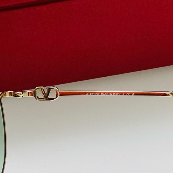 NWT Valentino 2043 - 3003/2 Chain Sunglasses - Picture 11 of 11